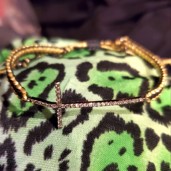 TAJ Adjustable Cubic Zirconia Cross Bracelet BNWOT - Picture 1 of 6